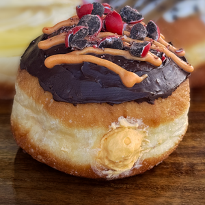 Rich orange Crème with some sweet chocolate topped with some original Jaffa candies