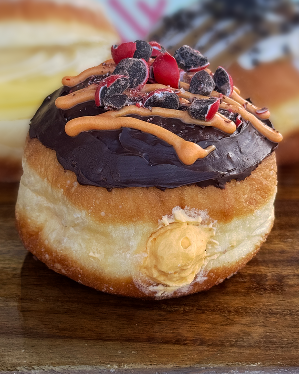 Rich orange Crème with some sweet chocolate topped with some original Jaffa candies